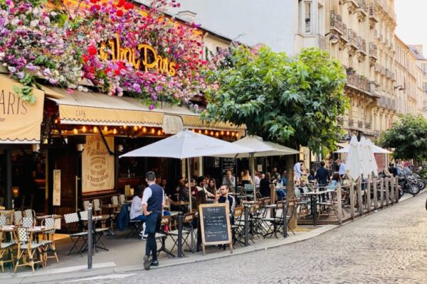 【2023年】パリで春に行きたいフラワーデコレーションのカフェ５選！パリらしいロマンチックなひと時を！
