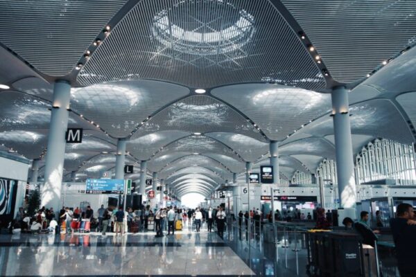 イスタンブール空港での乗り継ぎの過ごし方！トランジット観光は難しめだけどフリーツアー有！