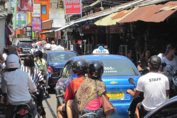 【2023年】バリ島で使えるタクシーアプリ3つを比較！初乗り約50円！タクシー移動がいいと思う！