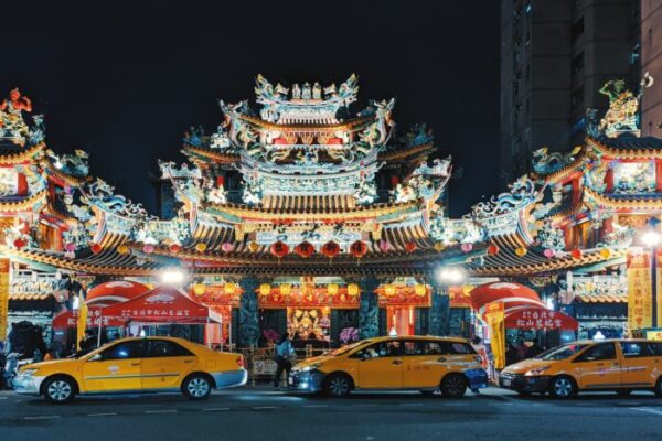 【2023年】台湾・台北で使えるタクシーアプリ！初乗り85元！タクシー移動がいいと思う！