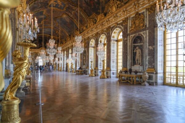 世界遺産「ヴェルサイユ宮殿」は宿泊できる！オリンピックの会場にも！